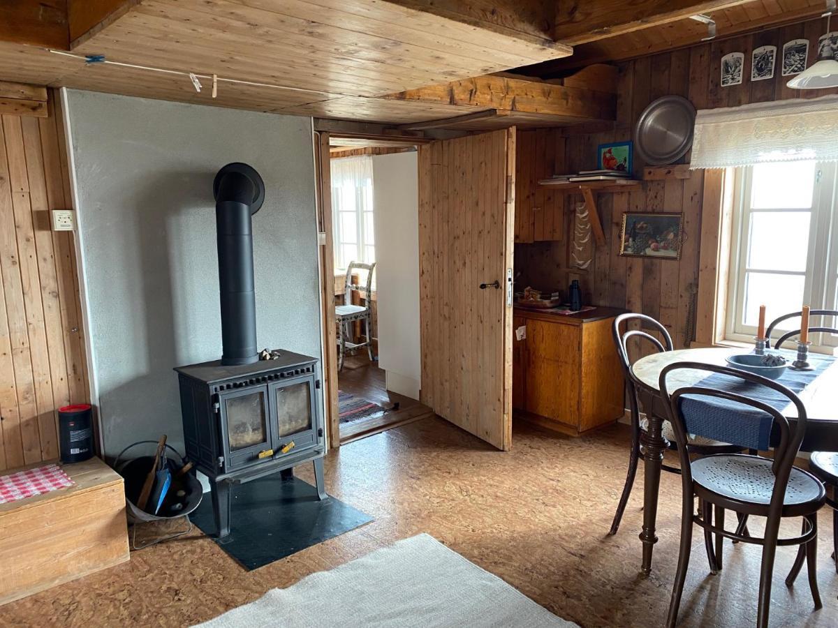 Rorbua Pa Toppoya Reine Buitenkant foto